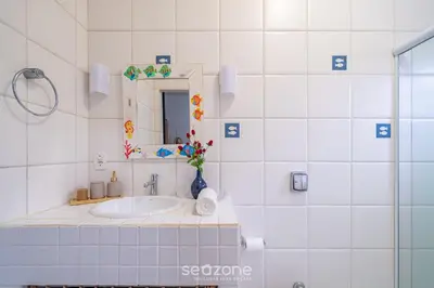 Uma casa de banho em Casa 4Q c/ churrasq. 100m da praia JAT0355