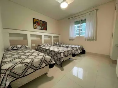 Uma cama ou camas num quarto em Alto Padrão Vista Panorâmica Pé na areia! CA1001