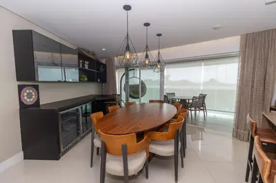 A cozinha ou kitchenette de Varandas do Atlântico 101B – Frente Mar em Bombas