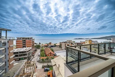 A planta de 255 - Cobertura com 03 suítes e Piscina Bombas