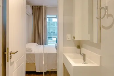 Uma casa de banho em Vista Mar na R.303 em Itapema, Garagem&Wifi HU1718