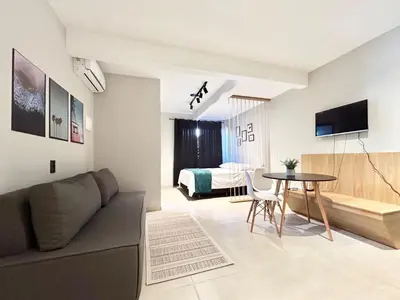 A planta de 002 - Apto monoambiente em residencial com piscina na praia de Bombas
