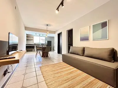 A planta de 003 - Apartamento com 2 dormitórios na praia de Bombas