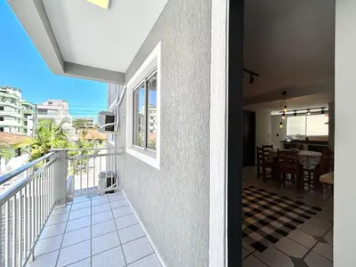 A planta de 006 - Apto com 2 dormitórios na praia de Bombas