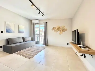 A planta de 007 - Apto com 2 dormitórios na praia de Bombas