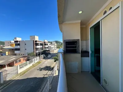 Uma varanda ou terraço em B251 - Apto 02 quartos em Bombas com churrasqueira