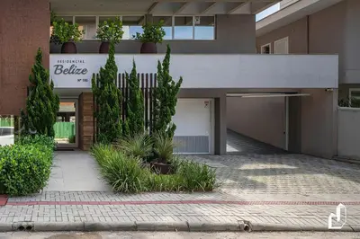 O edifício onde o apartamento está situado