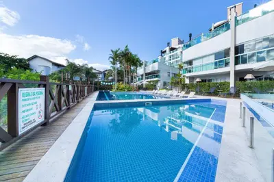 A piscina em ou perto de Varandas do Atlântico 305A – Frente Mar em Bombas