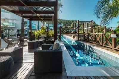 A piscina em ou perto de Varandas do Atlântico 305A – Frente Mar em Bombas