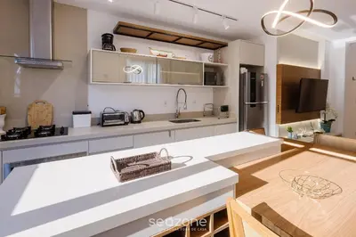 A cozinha ou kitchenette de Apto 2Q c/ Churrasq. a 600m da Praia VRE102
