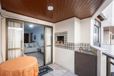 A cozinha ou kitchenette de Apto c/ varanda - beira mar a Meia Praia CEO0104