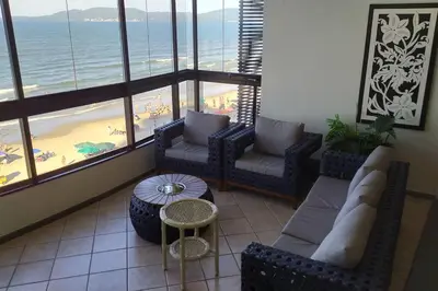 Uma área de estar em Cobertura - Frente para o mar