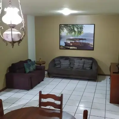 Apartamento na quadra do mar