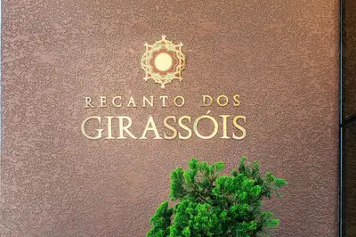 A planta de Recanto dos Girassóis 206 - Apto 2 suítes à 150 metros da Praia de Bombas