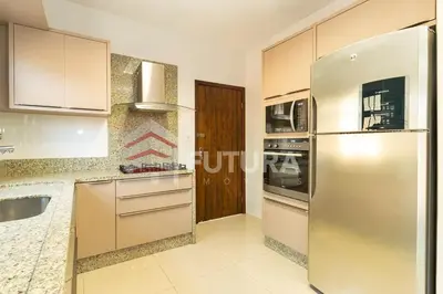 A cozinha ou kitchenette de LINDA CASA COM PISCINA PARA ALUGUEL DE TEMPORADA EM BOMBAS