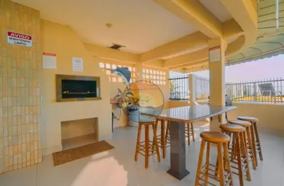 A planta de Triplex Beira Mar com piscina - Próximo a comércio em geral