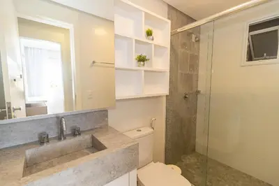 Uma casa de banho em Varandas do Atlântico 306A – Frente Mar em Bombas