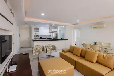 A cozinha ou kitchenette de Apto 3Q próx praia e atrações no centro BC PNA0402