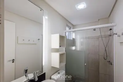 Uma casa de banho em Apto 3Q próx praia e atrações no centro BC PNA0402