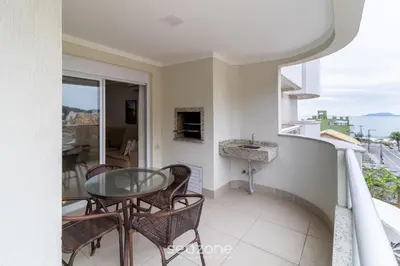 Uma varanda ou terraço em Apto Vista Mar c/ churrasq em Bombinhas ARN0104