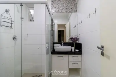 Uma casa de banho em Apto Vista Mar c/ churrasq em Bombinhas ARN0104