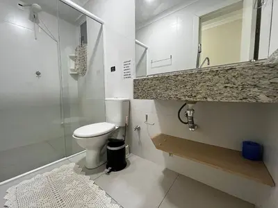 A planta de B563 - Apto 02 quartos em Bombinhas p/ 06 pessoas
