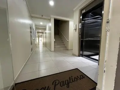 A planta de B563 - Apto 02 quartos em Bombinhas p/ 06 pessoas