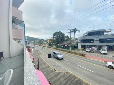 A planta de B916 - Apto 03 quartos para 7 pessoas perto do mar