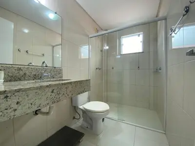 Uma casa de banho em B111 - Apto 02 quartos perto do mar em Bombas - SC
