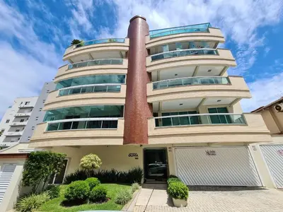 O edifício onde o apartamento está situado