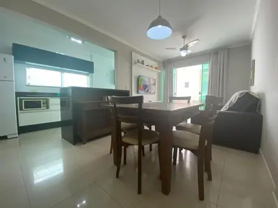 A cozinha ou kitchenette de B111 - Apto 02 quartos perto do mar em Bombas - SC