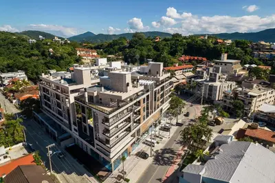 Uma vista geral da montanha ou uma vista da montanha a partir do apartamento
