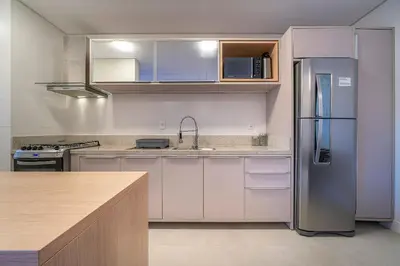 A cozinha ou kitchenette de A07 - Apartamento 301 Bloco 3 - Waldgarten - 50m do mar - Condomínio de alto padrão com piscina e academia.