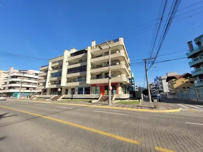 A planta de B378 - Apto p/ 06 pessoas perto da praia em Bombas