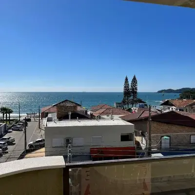 B378 - Apto p/ 06 pessoas perto da praia em Bombas