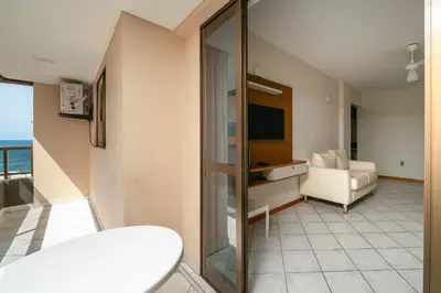 Uma área de estar em A43 - Estrela do Mar Apto 202 Bl B - Apartamento de 02 dormitórios em Bombinhas centro
