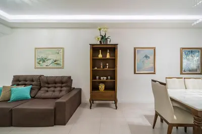 Uma área de estar em A05 - 101 bl 02 - Águas Azuis - Apartamento na Avenida de Bombinhas