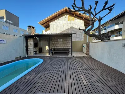 A planta de A27 - Apartamento de 02 suítes no centro.