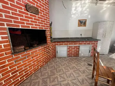 Uma televisão e/ou sistema de entretenimento em A69 - Maria Olga - Apartamento de 01 dormitório.