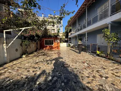O edifício onde o apartamento está situado
