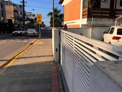 A vizinhança circundante ou próxima do apartamento