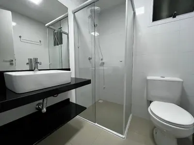 Uma casa de banho em A91 - Varadero - Apartamento de 02 dormitórios em Bombas.
