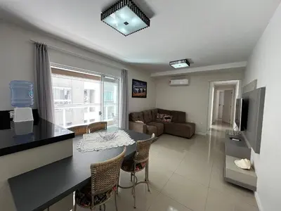 Uma televisão e/ou sistema de entretenimento em A91 - Varadero - Apartamento de 02 dormitórios em Bombas.