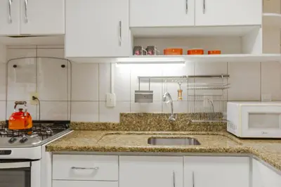 A cozinha ou kitchenette de A 2 quadras da praia em Itapema VM7682