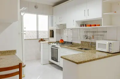 A cozinha ou kitchenette de A 2 quadras da praia em Itapema VM7682