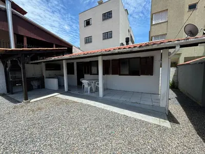 O edifício onde o apartamento está situado