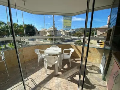Uma varanda ou terraço em cód 101 - Apartamento á apenas 100m do mar!