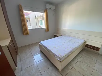 Uma cama ou camas num quarto em cód 101 - Apartamento á apenas 100m do mar!