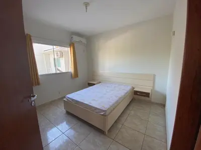 Uma cama ou camas num quarto em cód 101 - Apartamento á apenas 100m do mar!