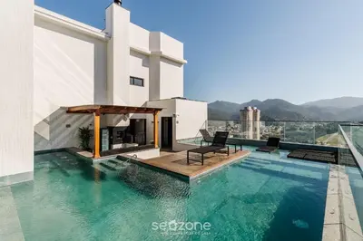 A piscina em ou perto de MHFA - Studios em Prédio Luxuoso com Vista Mar